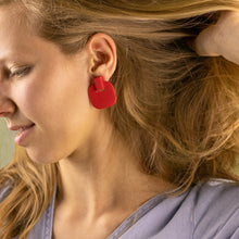 Afbeelding in Gallery-weergave laden, rode statement oorbellen